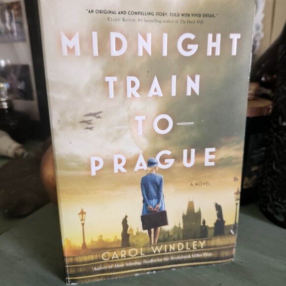 Books - Picture 3 of 3